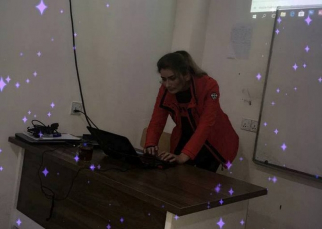  ماموستایەك ل مێرگەسۆر سیستەمێ‌ خواندنێ‌ ل پەیمانگەهەكێ‌ دكەتە ئونلاین 